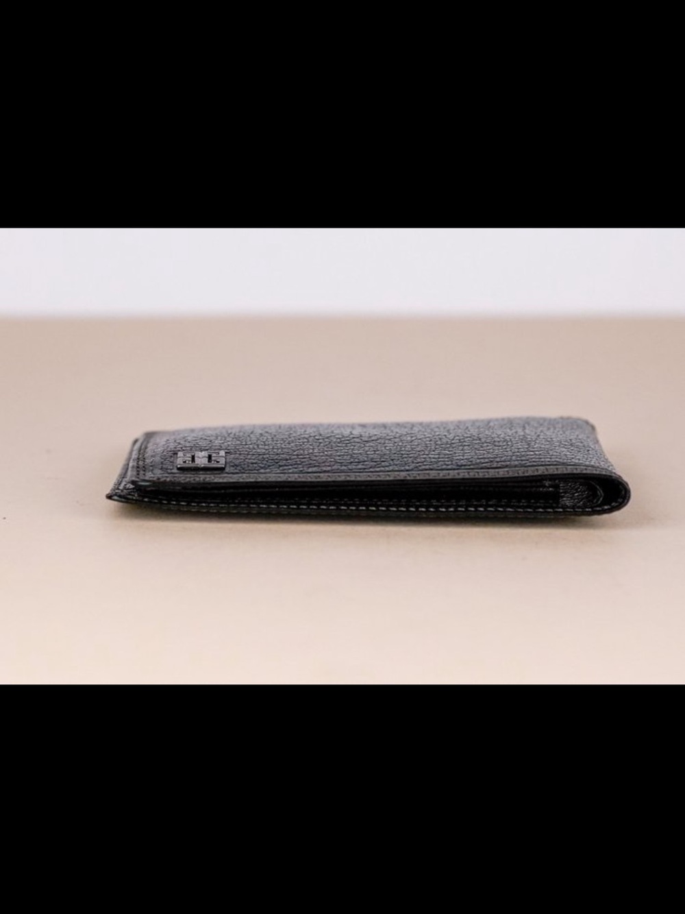 Givenchy Black Men's Leather Bi-Fold Wallet with Metal Logo - Picture 4 of 7